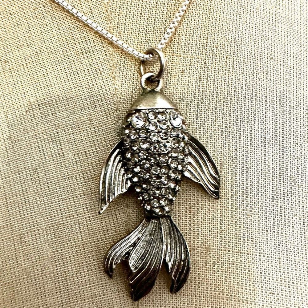 Vintage silver tone fish rhinestone pendant necklace